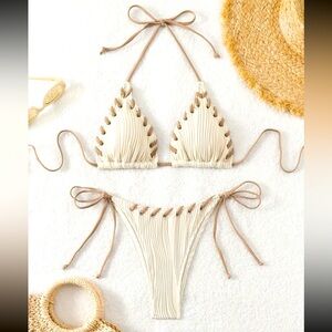 Jane wavy texture cream European style bikini🤎